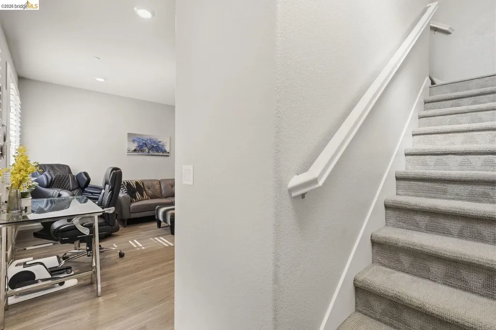 24541 Blossom Acre Way Hayward CA 94544
