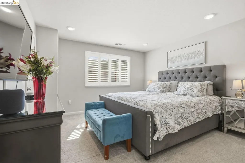 24541 Blossom Acre Way Hayward CA 94544