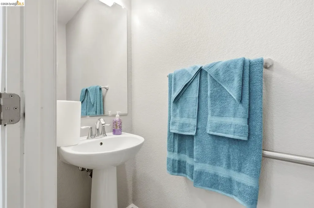 24541 Blossom Acre Way Hayward CA 94544