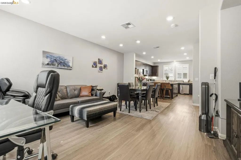 24541 Blossom Acre Way Hayward CA 94544