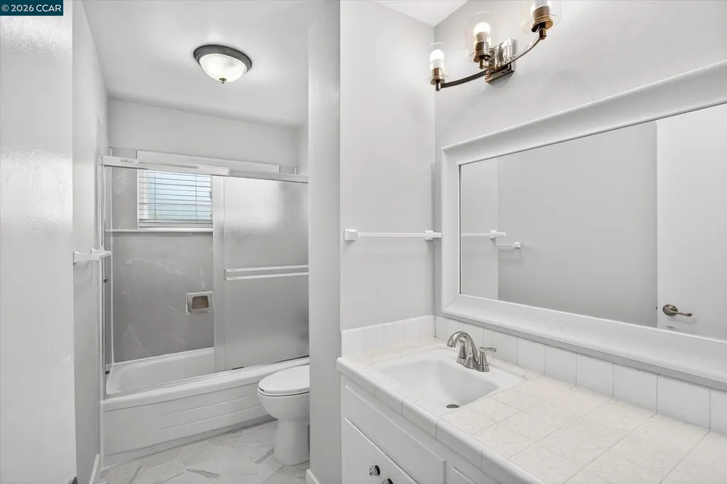 2083 Donald Drive Moraga CA 94556