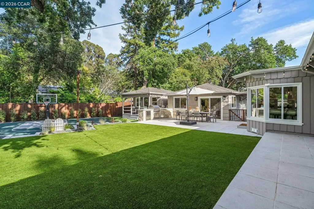 786 Los Palos Manor Lafayette CA 94549