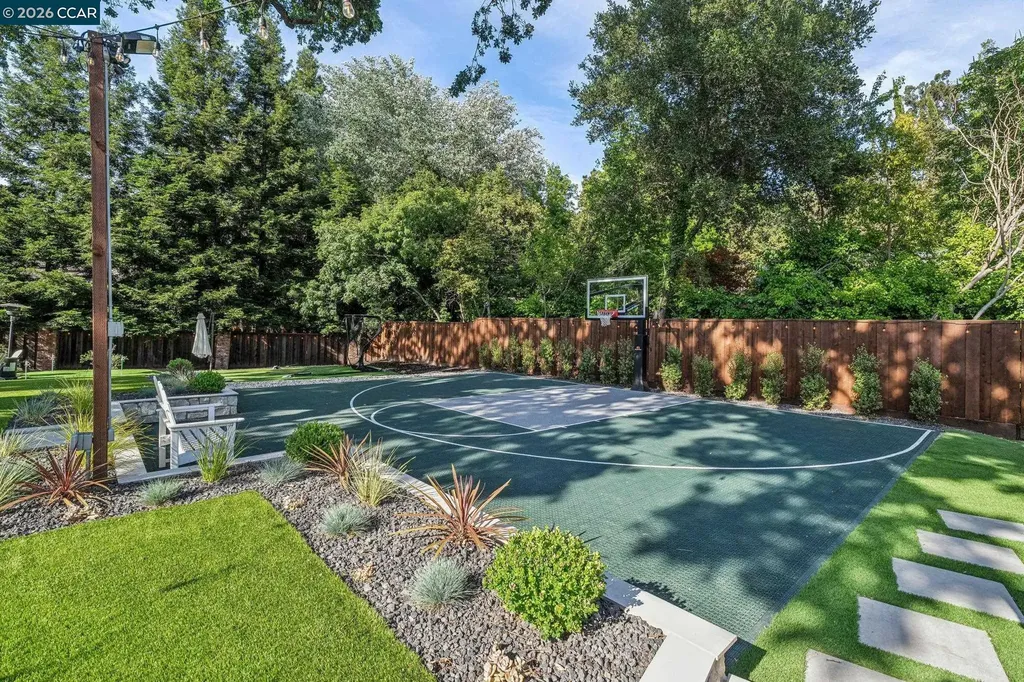 786 Los Palos Manor Lafayette CA 94549