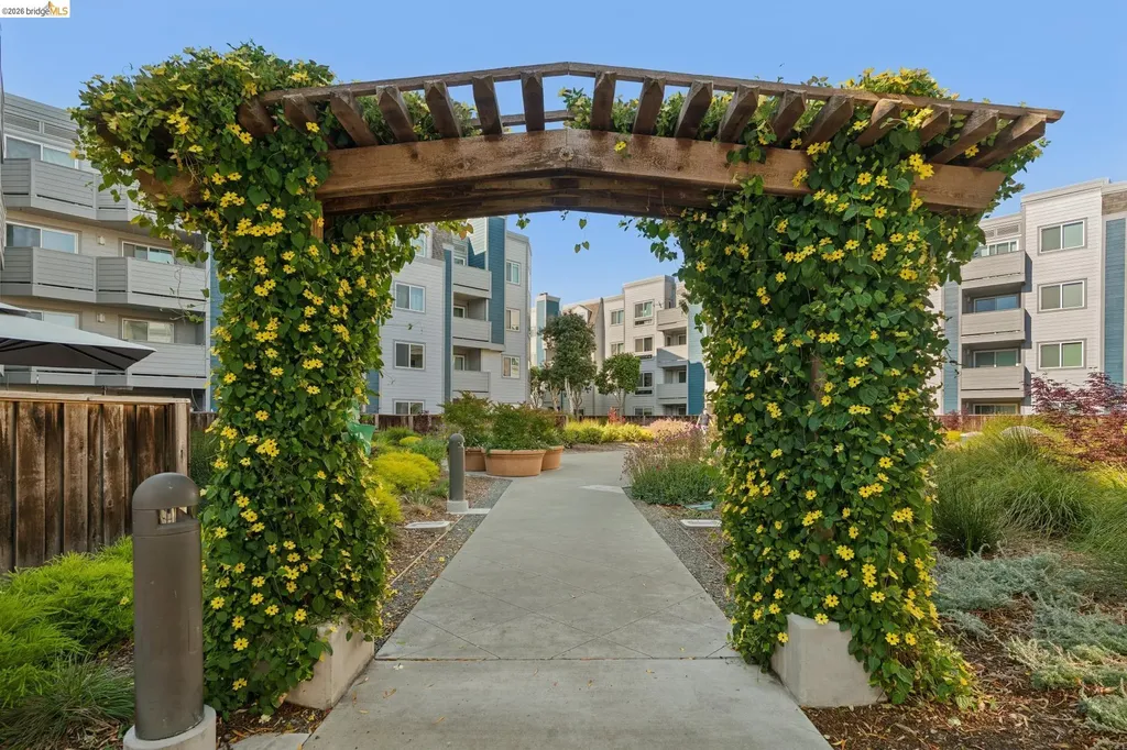 6400 Christie Avenue Emeryville CA 94608