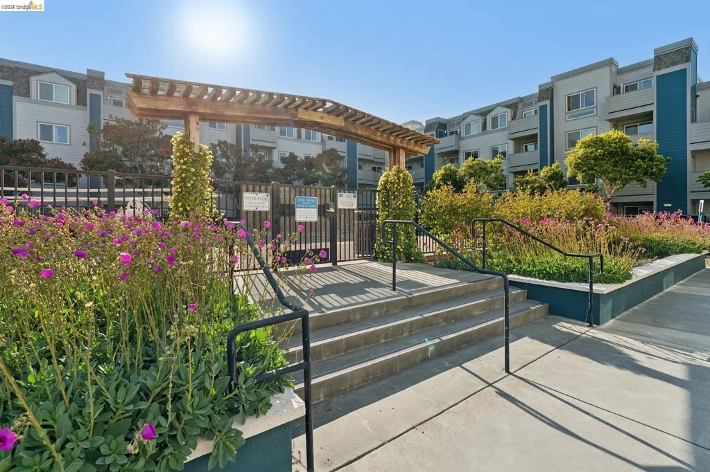 6400 Christie Avenue Emeryville CA 94608