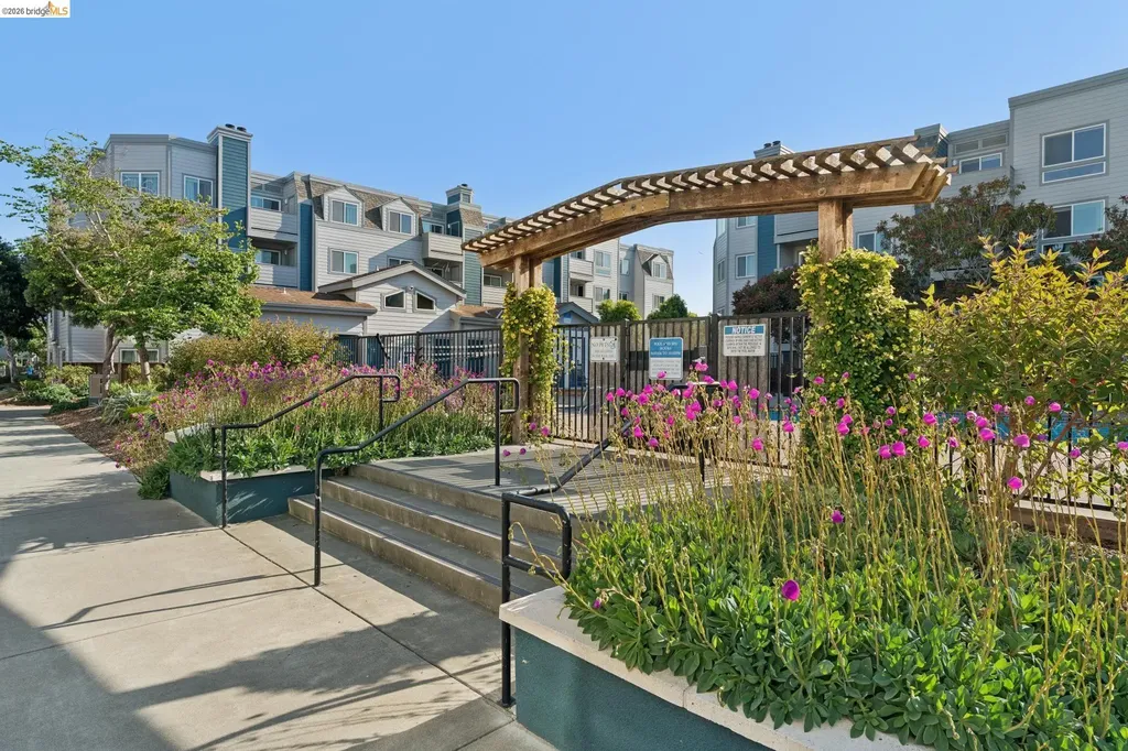 6400 Christie Avenue Emeryville CA 94608