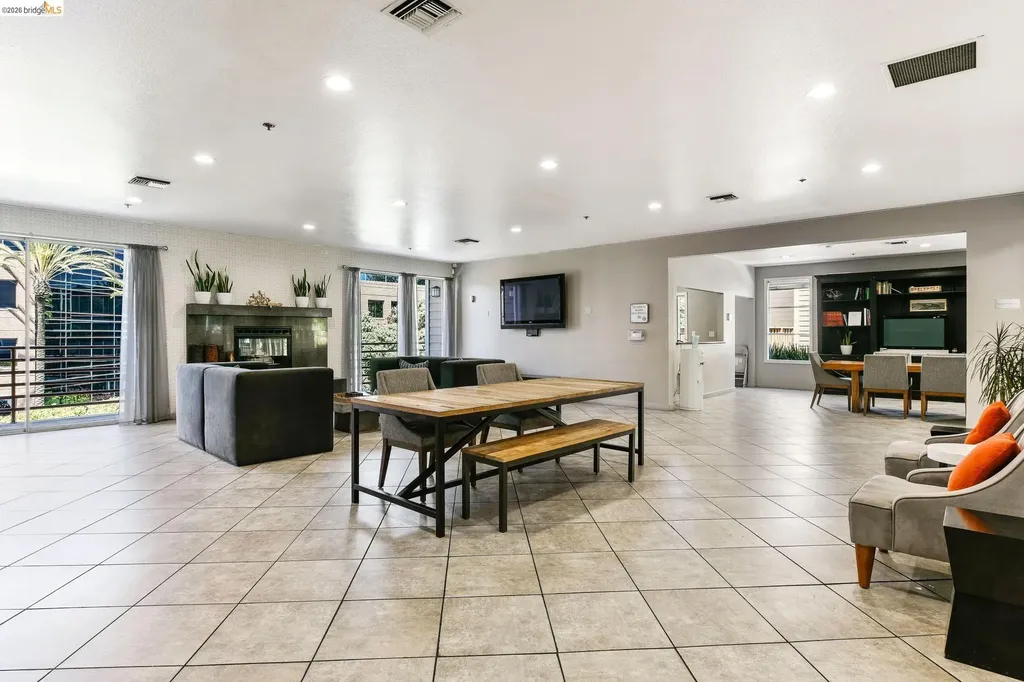 6400 Christie Avenue Emeryville CA 94608