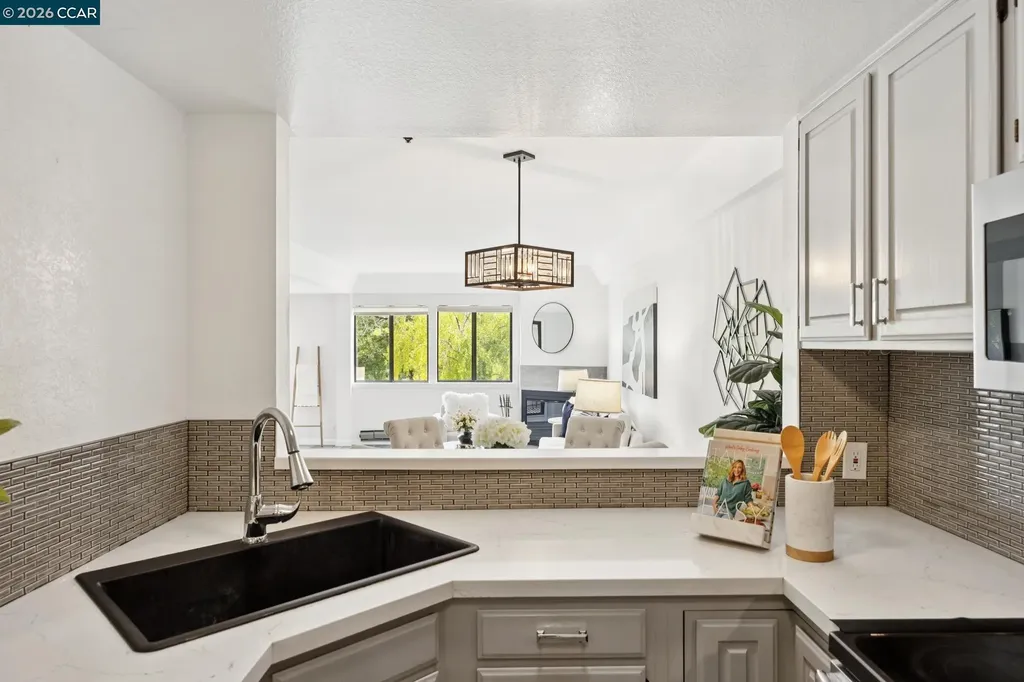 655 Chetwood Street Oakland CA 94610