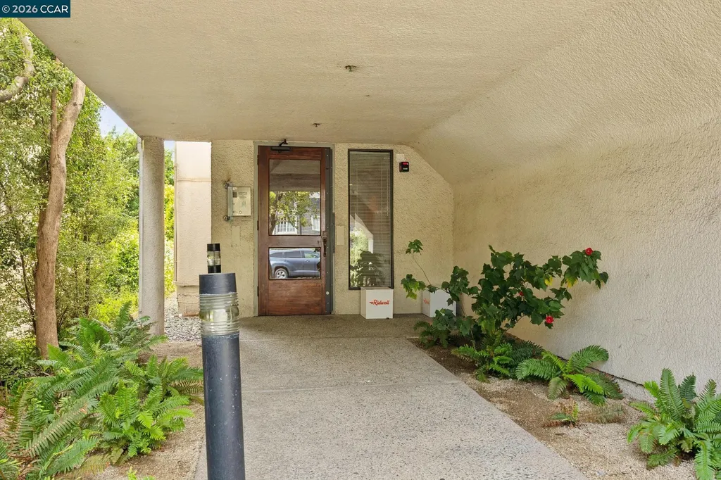 655 Chetwood Street Oakland CA 94610