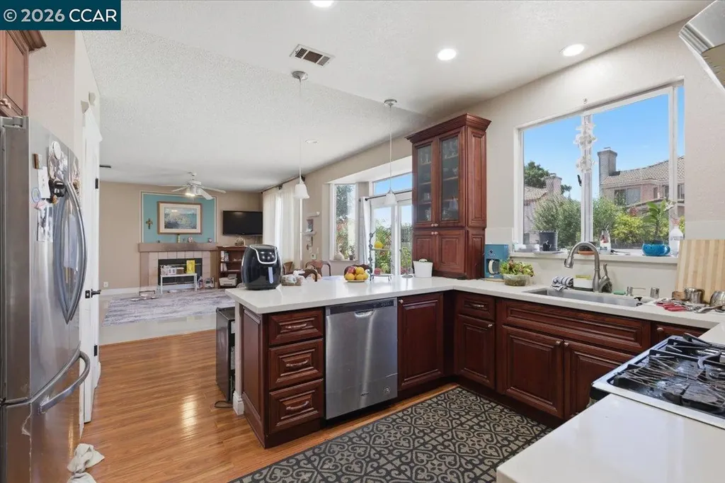 330 Bartlett Court Suisun City CA 94585