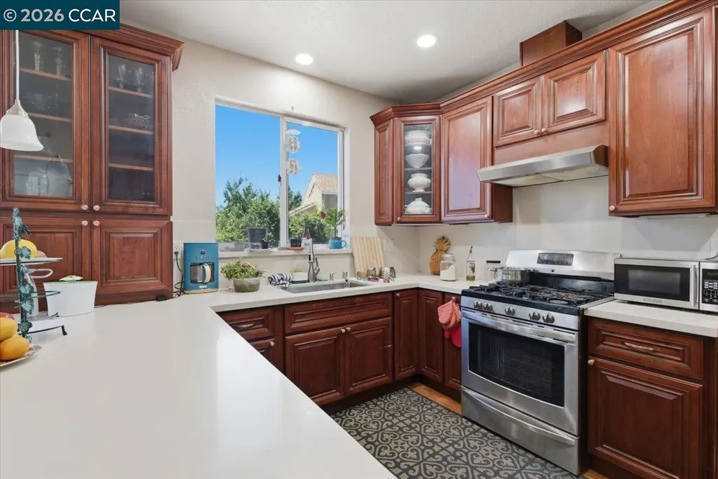 330 Bartlett Court Suisun City CA 94585