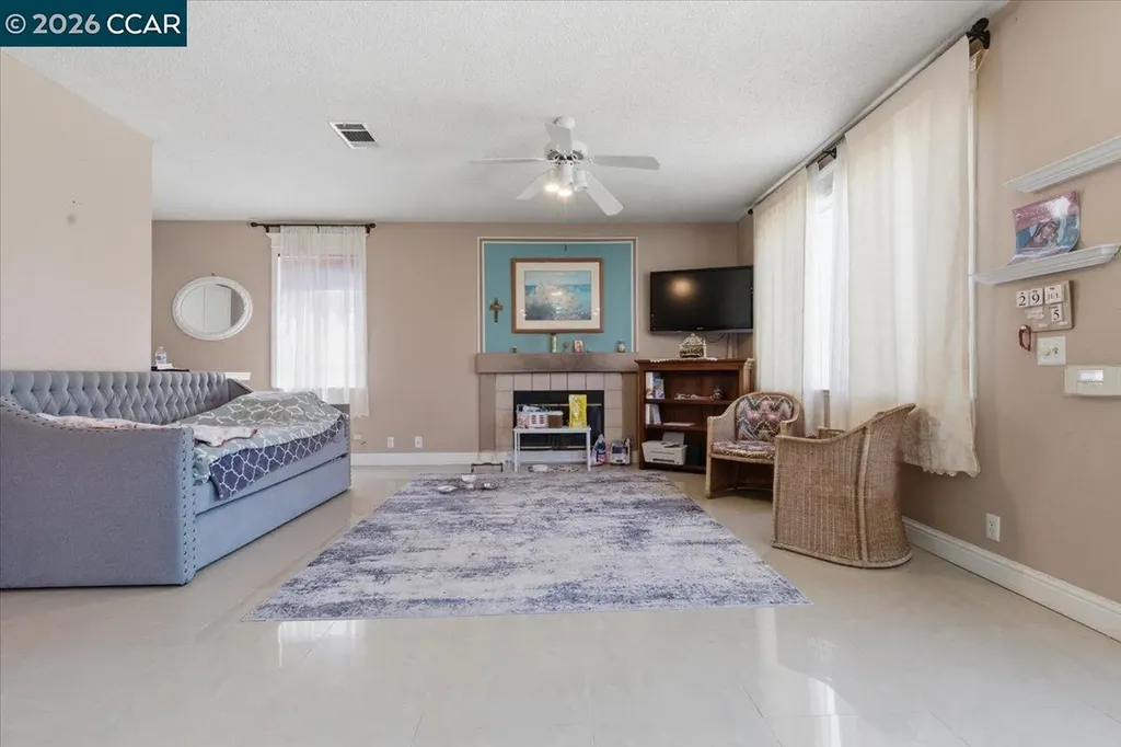330 Bartlett Court Suisun City CA 94585