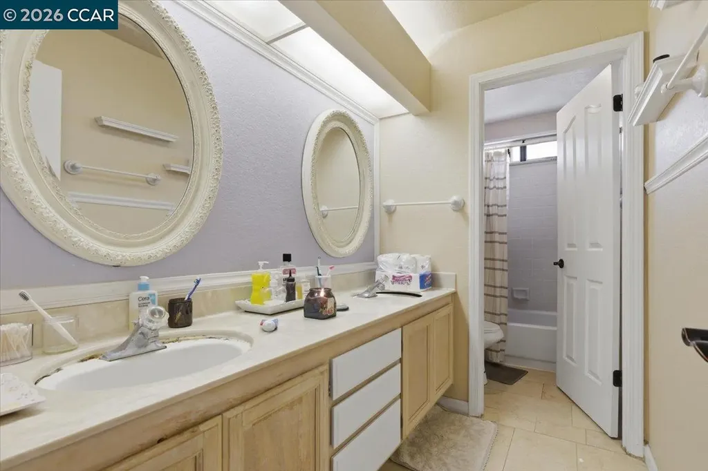 330 Bartlett Court Suisun City CA 94585