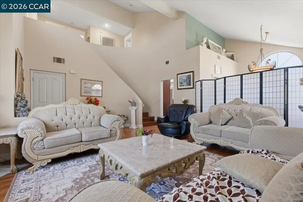 330 Bartlett Court Suisun City CA 94585