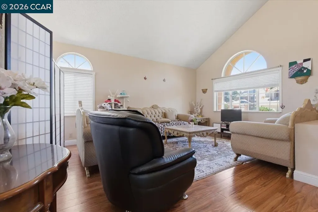 330 Bartlett Court Suisun City CA 94585