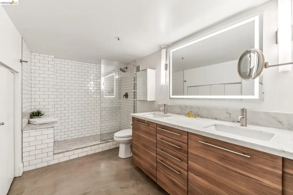 255 3rd Street Oakland CA 94607