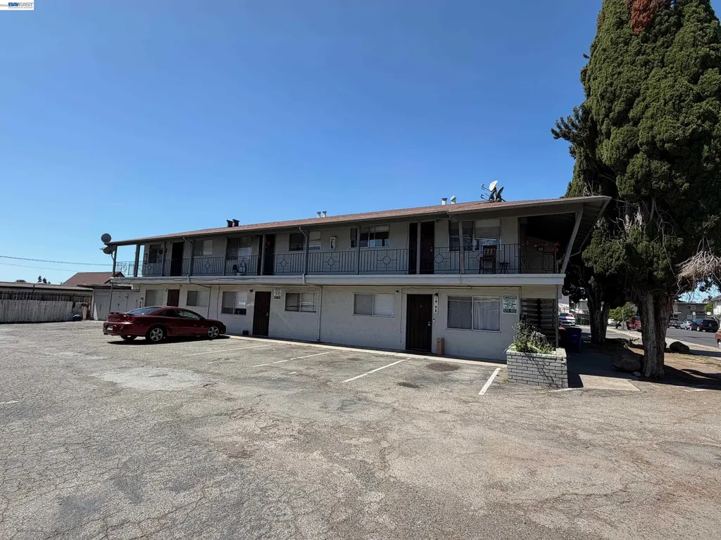 318 Dumont Avenue Hayward CA 94544