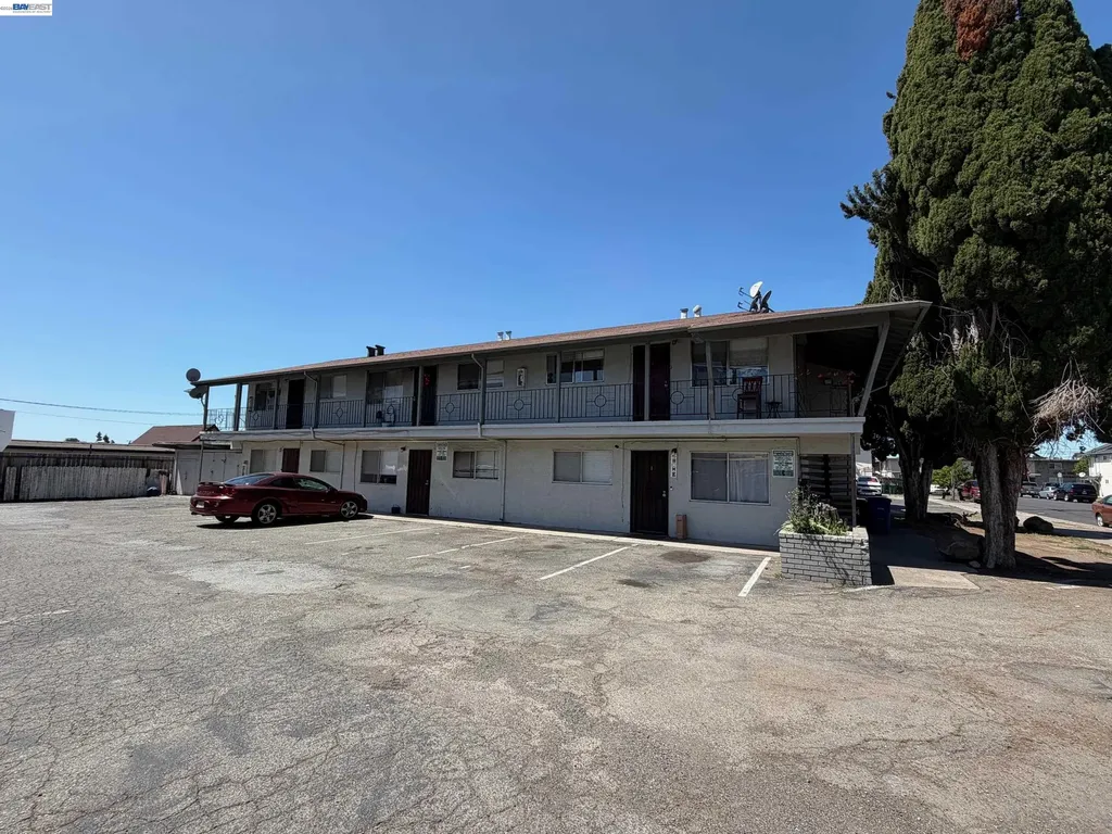 318 Dumont Avenue Hayward CA 94544