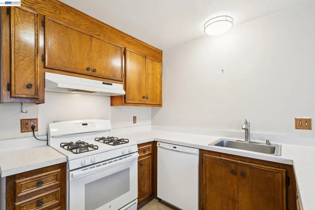 1701 Central Avenue Alameda CA 94501