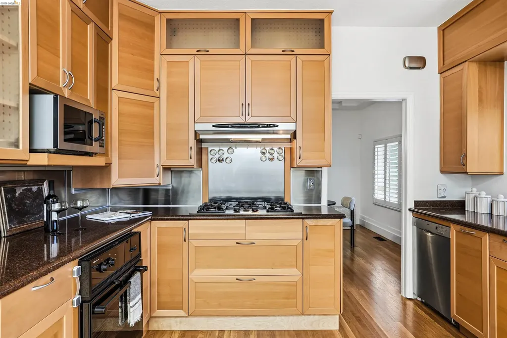 2237 Trafalgar Place Oakland CA 94611