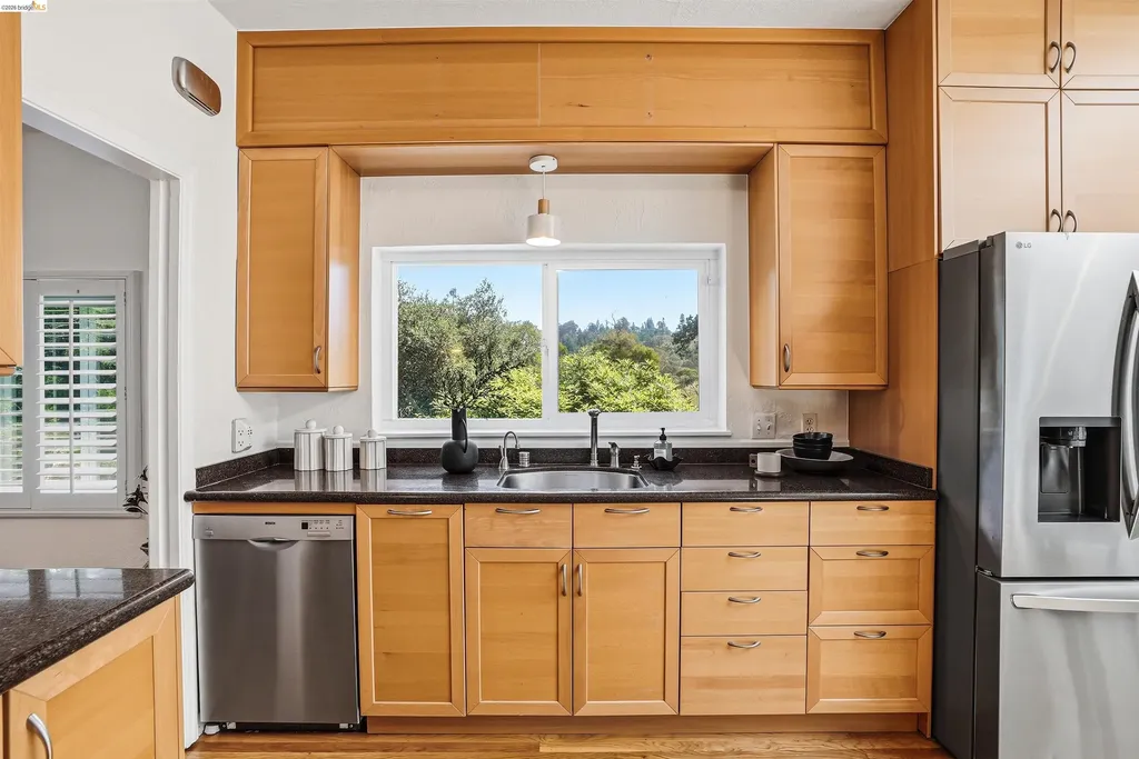 2237 Trafalgar Place Oakland CA 94611