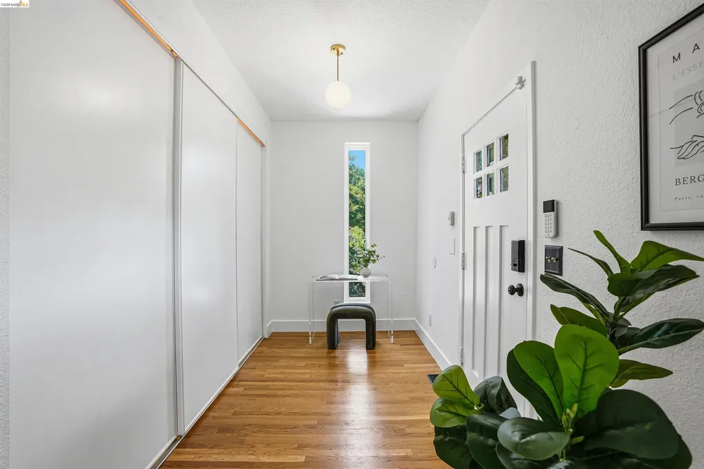 2237 Trafalgar Place Oakland CA 94611