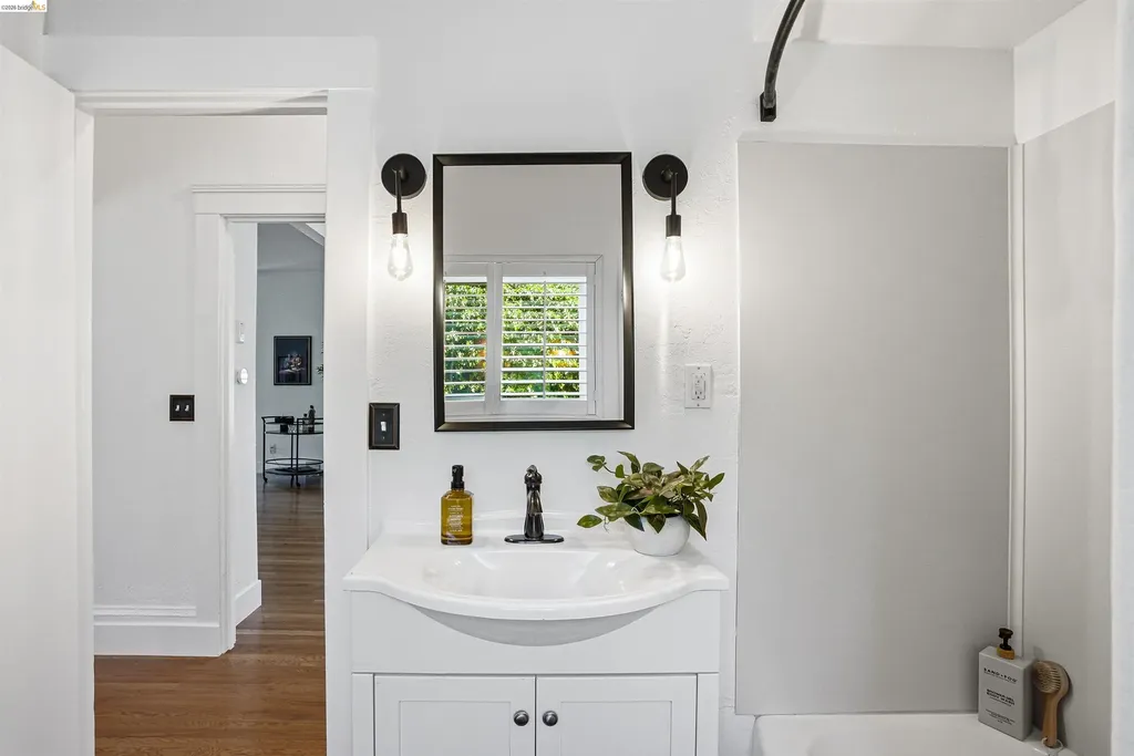 2237 Trafalgar Place Oakland CA 94611