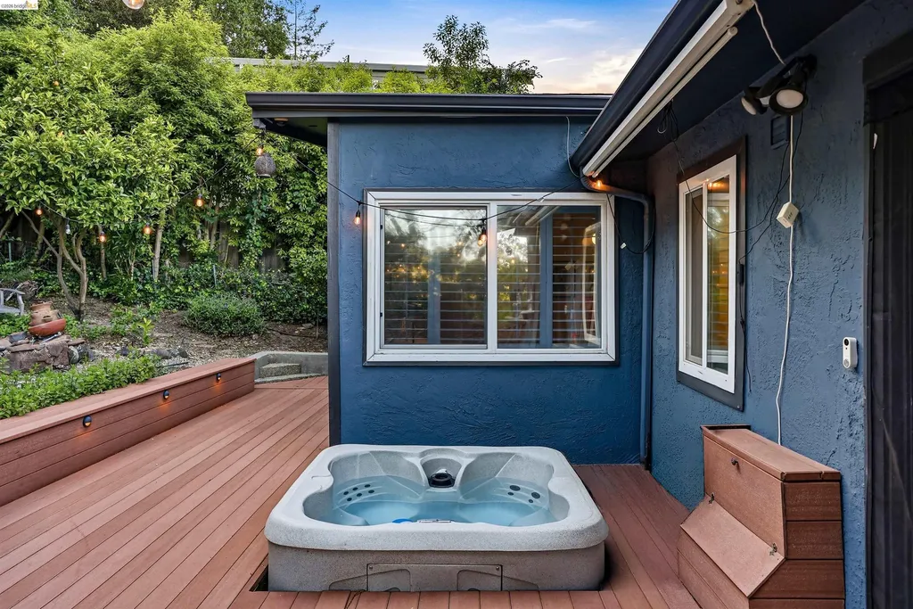 2237 Trafalgar Place Oakland CA 94611