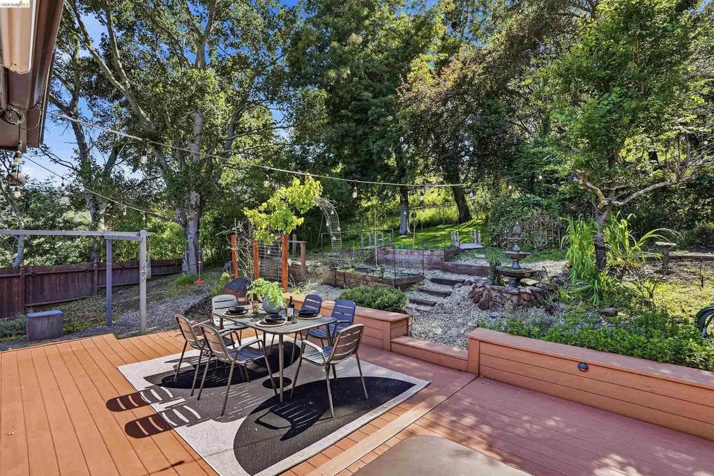 2237 Trafalgar Place Oakland CA 94611