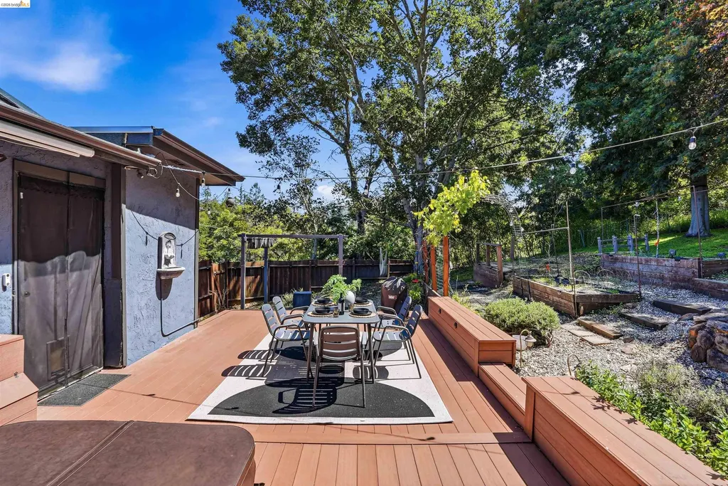 2237 Trafalgar Place Oakland CA 94611