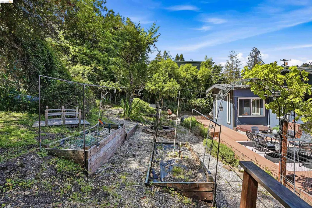 2237 Trafalgar Place Oakland CA 94611