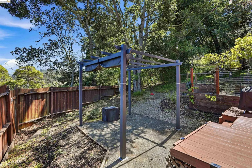 2237 Trafalgar Place Oakland CA 94611
