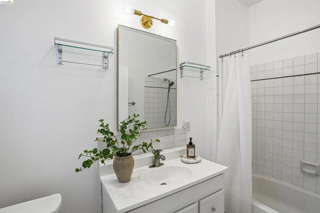 2237 Trafalgar Place Oakland CA 94611