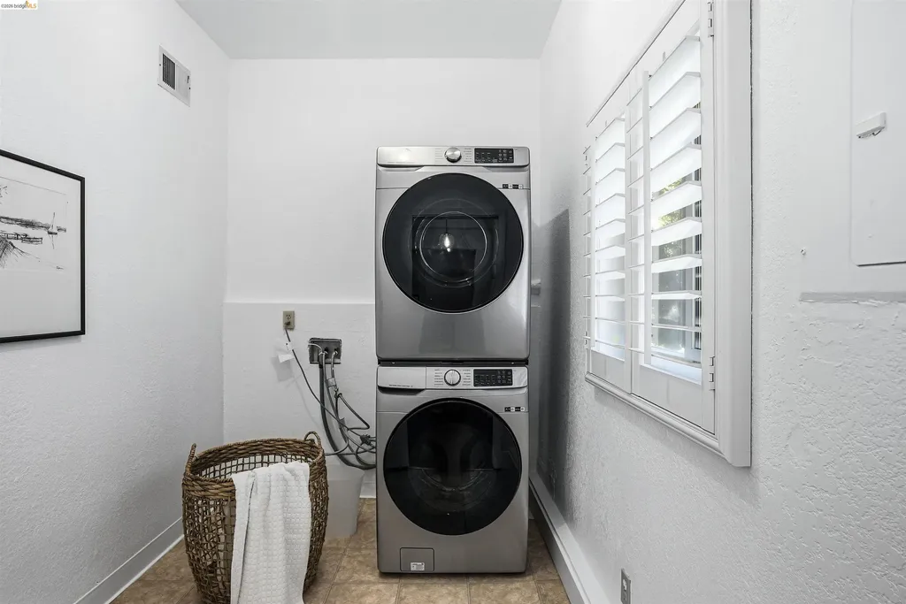 2237 Trafalgar Place Oakland CA 94611