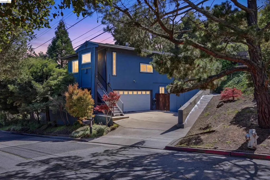 2237 Trafalgar Place Oakland CA 94611