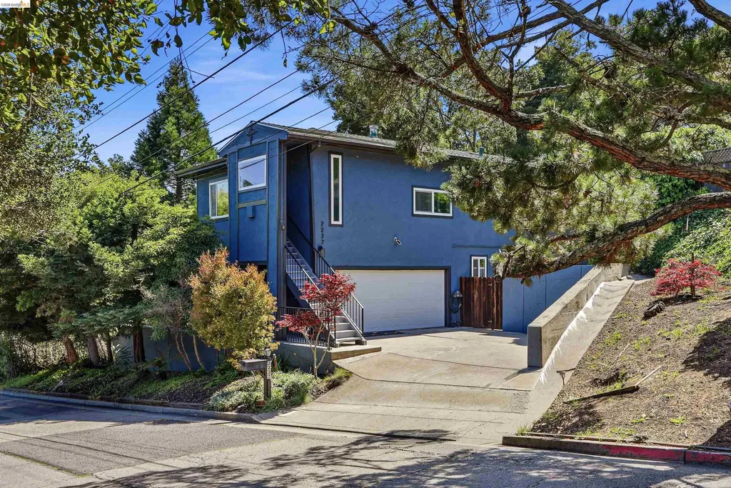 2237 Trafalgar Place Oakland CA 94611