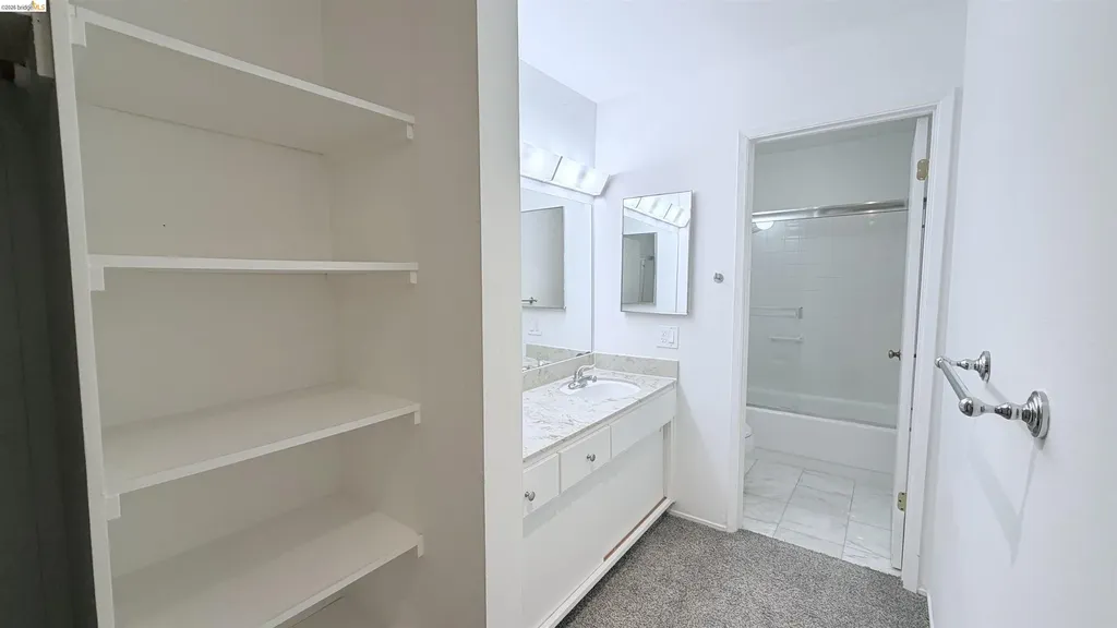 8 Admiral Drive Emeryville CA 94608