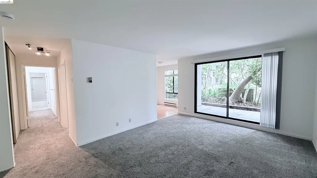 8 Admiral Drive Emeryville CA 94608