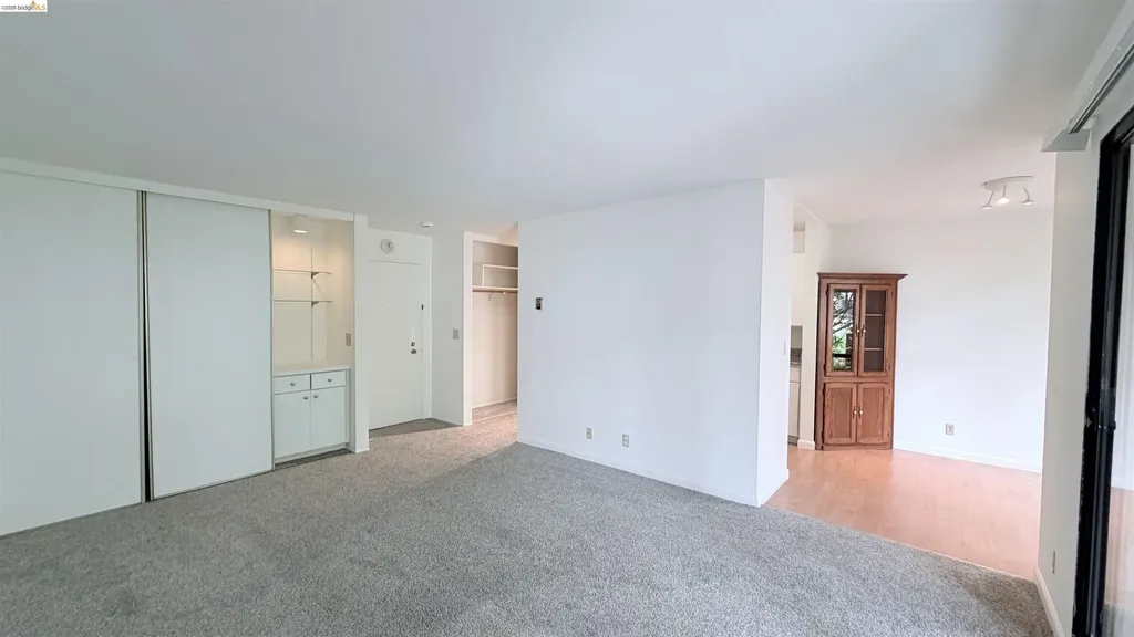 8 Admiral Drive Emeryville CA 94608