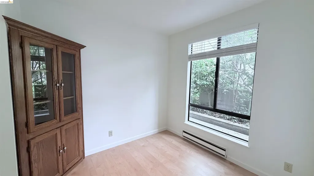 8 Admiral Drive Emeryville CA 94608