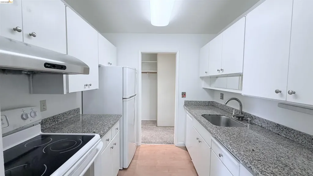 8 Admiral Drive Emeryville CA 94608