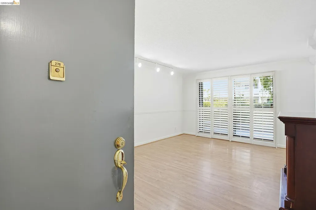 2 Admiral Drive Emeryville CA 94608