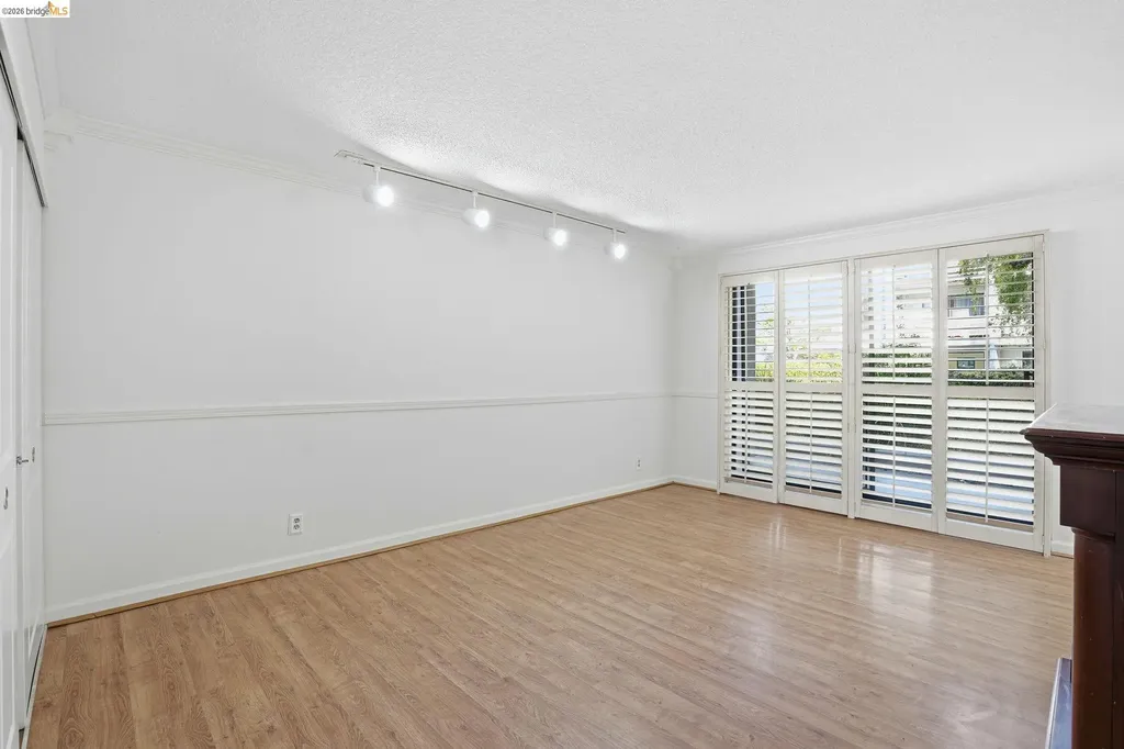 2 Admiral Drive Emeryville CA 94608
