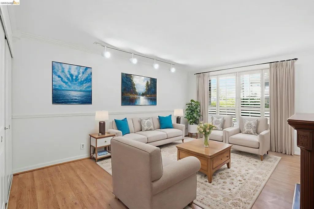 2 Admiral Drive Emeryville CA 94608