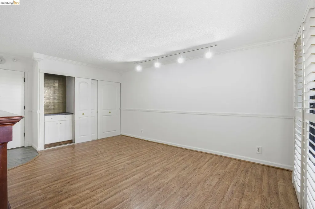 2 Admiral Drive Emeryville CA 94608