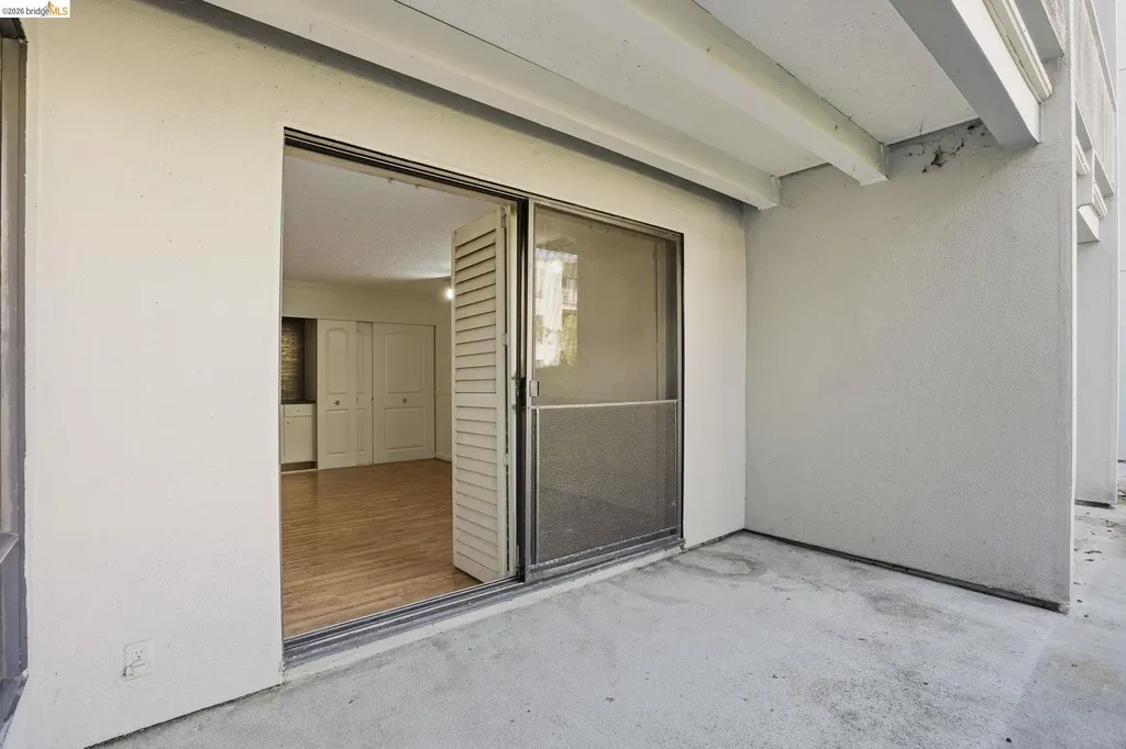 2 Admiral Drive Emeryville CA 94608