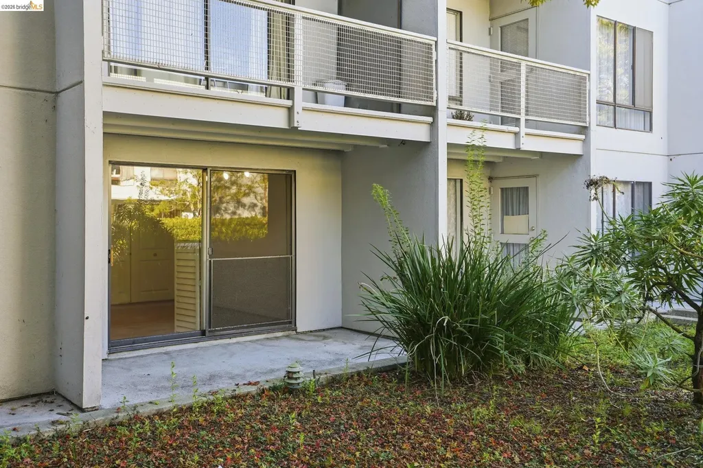 2 Admiral Drive Emeryville CA 94608