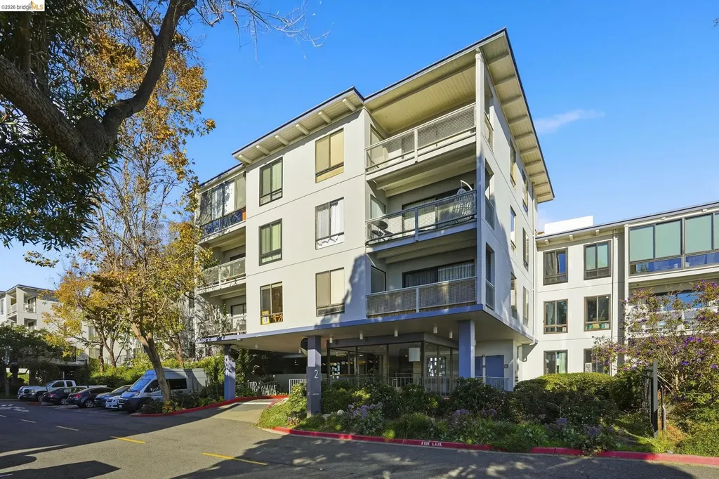 2 Admiral Drive Emeryville CA 94608