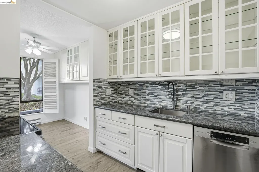 2 Admiral Drive Emeryville CA 94608