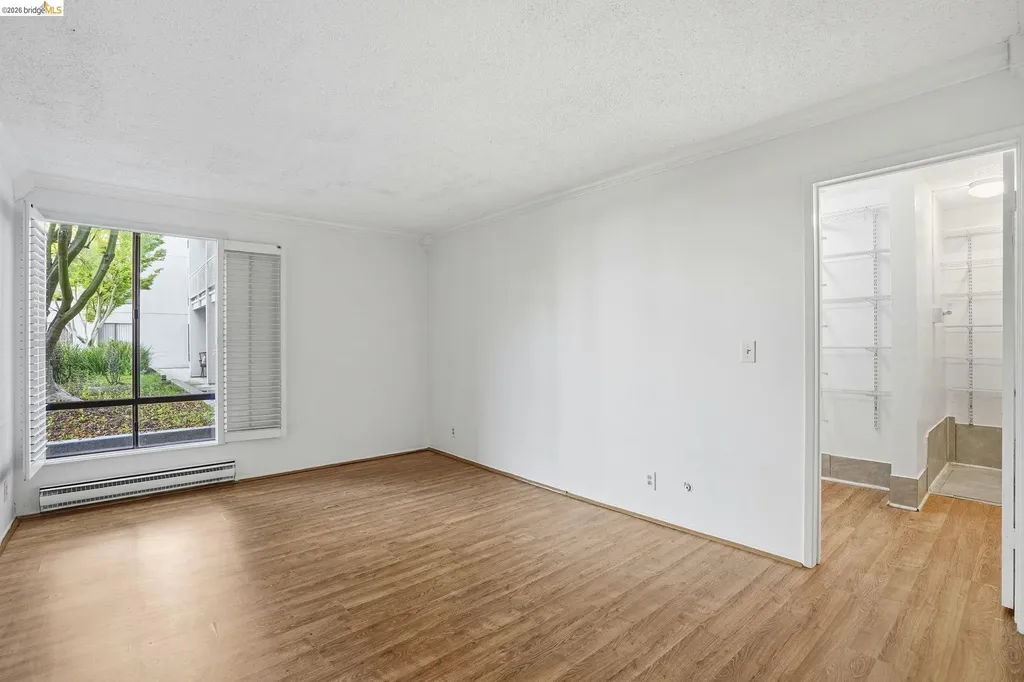 2 Admiral Drive Emeryville CA 94608